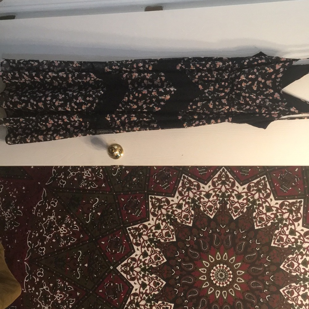 Floral maxi dress with black lace accents